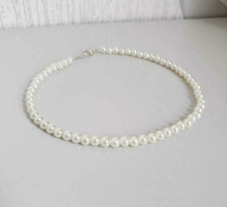 Pretty Ivory pearl necklace